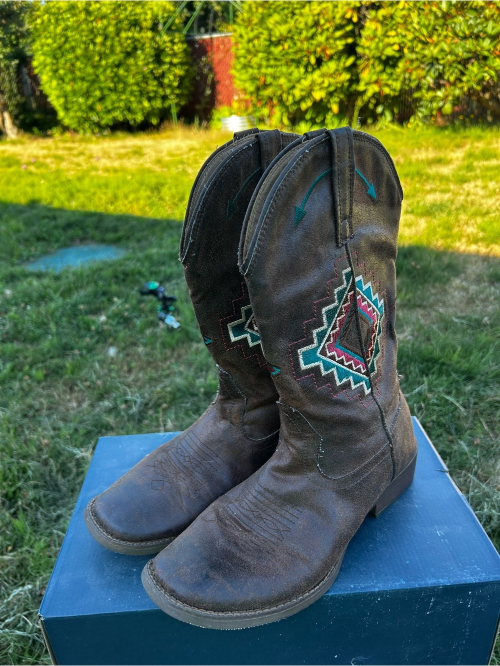 Roper Taupe Leather Cowgirl Boots with Black Label Detail Size 9